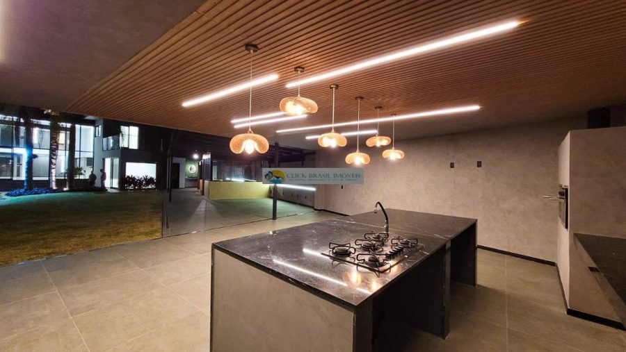 images_65a942f46c681