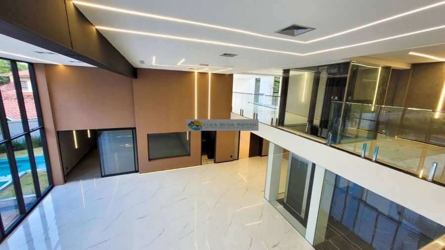 images_65a942f3d5832