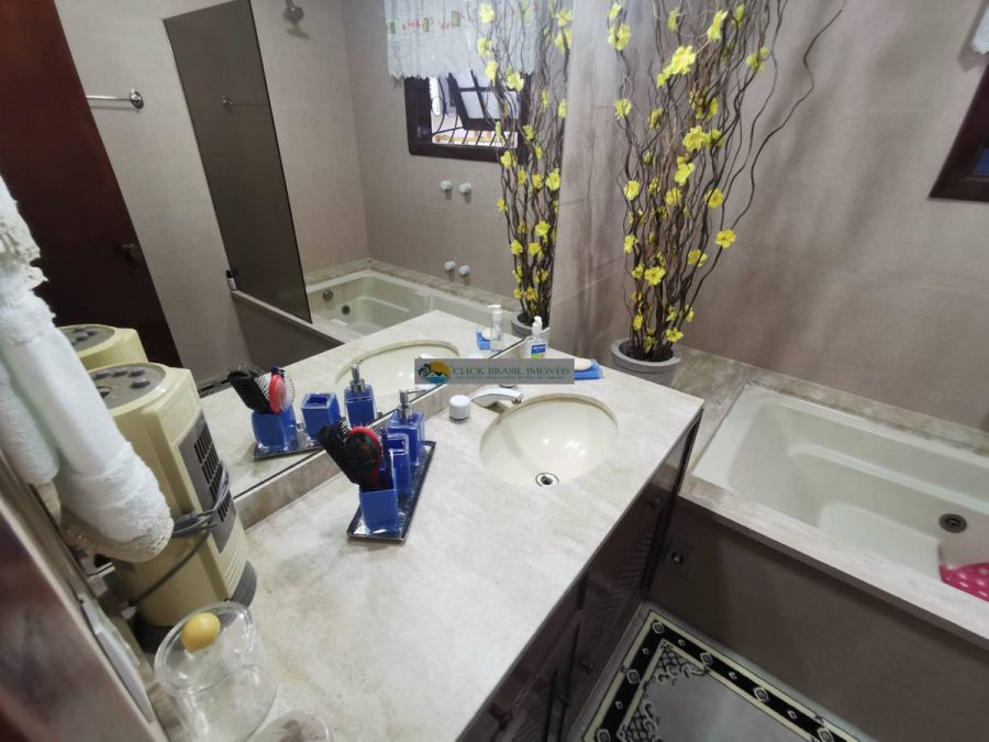 images_639752a6d75a0