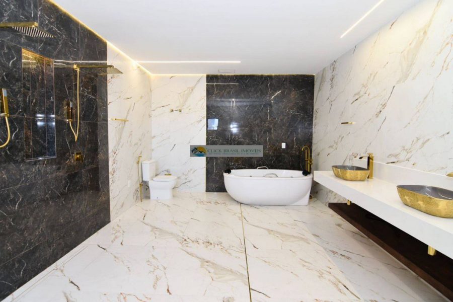 images_65a942f2d3242